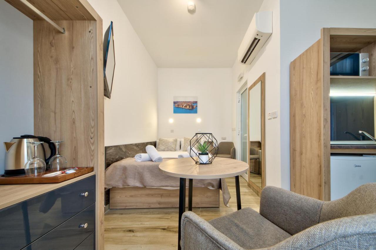 Tritoni Mini - Valletta Apartamento